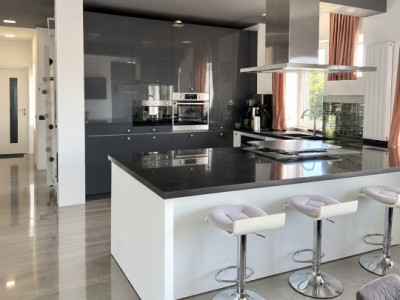 Penthouse de 4 camere, 84 mp, 44 mp terasa, parcare, zona Subcetate