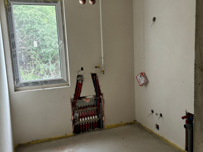 Apartament de 3 camere, 2 bai, 67mp zona Teilor