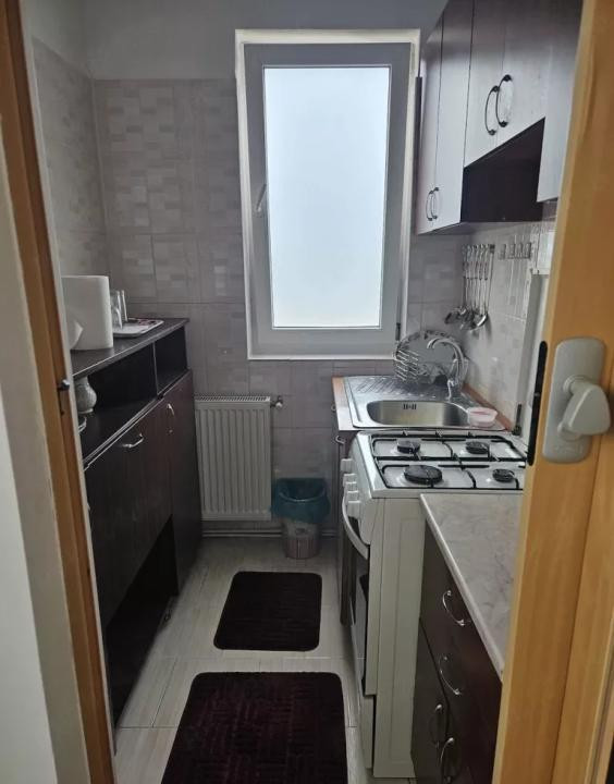 Apartament de 2 camere, proaspat RENOVAT, zona Parc Poligon