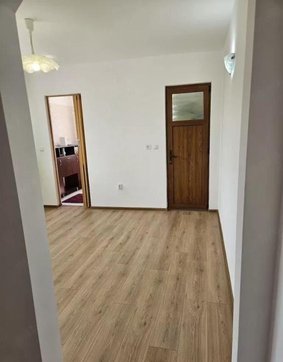 Apartament de 2 camere, proaspat RENOVAT, zona Parc Poligon