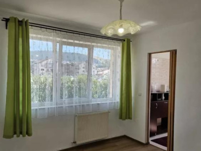 Apartament de 2 camere, proaspat RENOVAT, zona Parc Poligon