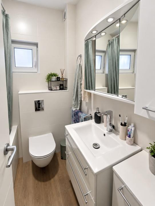 Apartament de 3 camere, 60 mp, parcare, str Cetatii