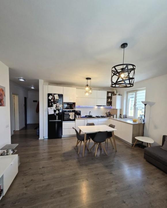 Apartament de 3 camere, 60 mp, parcare, zona Metro/Amethyst
