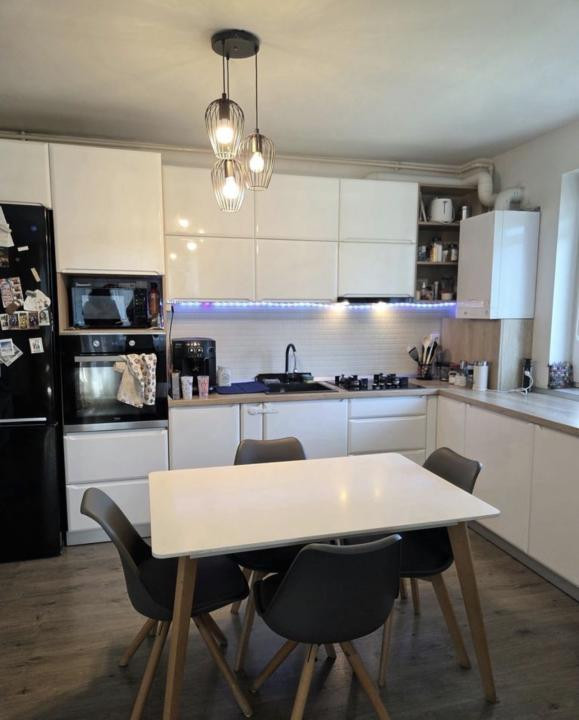 Apartament de 3 camere, 60 mp, parcare, zona Metro/Amethyst