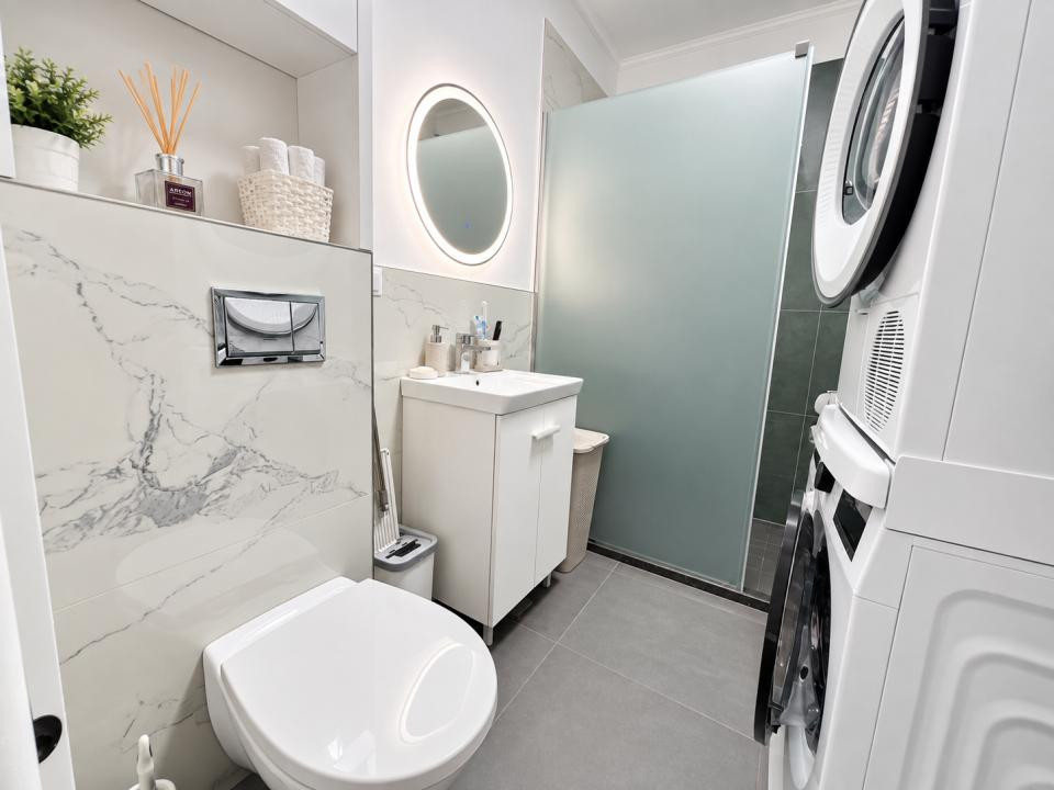 Apartament de 2 camere, 40 mp, parcare, zona Urusagului