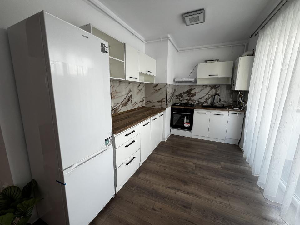 Apartament de 2 camere decomandate, 53 mp, parcare, zona Stejarului