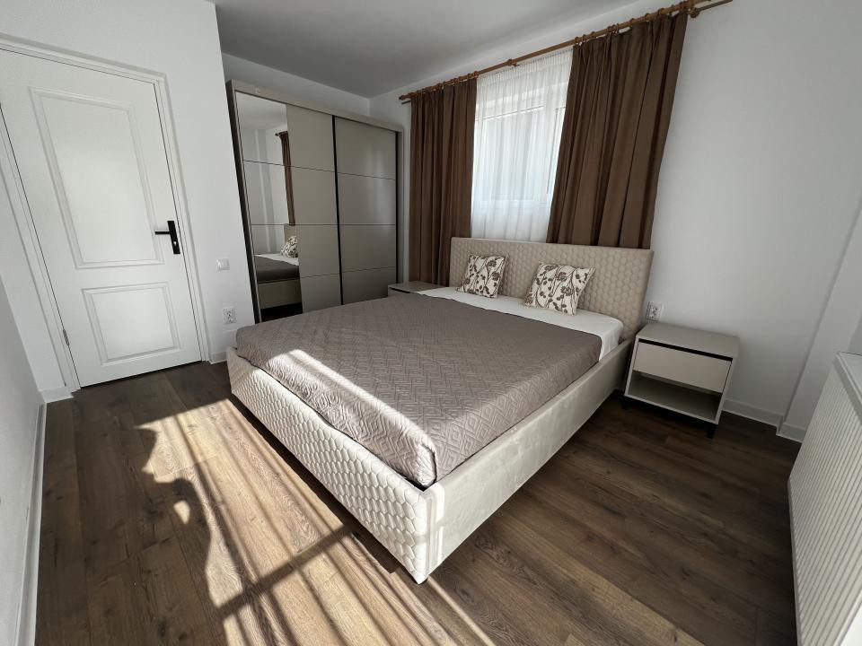 Apartament de 2 camere decomandate, 53 mp, parcare, zona Stejarului