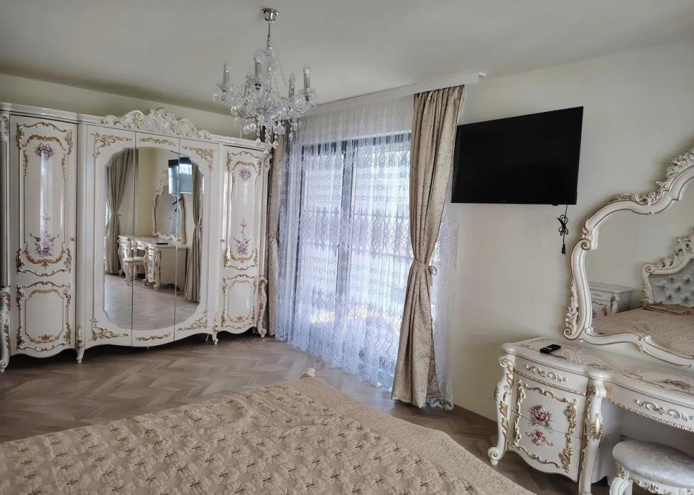 Vând apartament 2 camere, situat chiar lângă Metro Cluj și Clinica Amethyst, 60 m+33 balcoane, garaj subteran