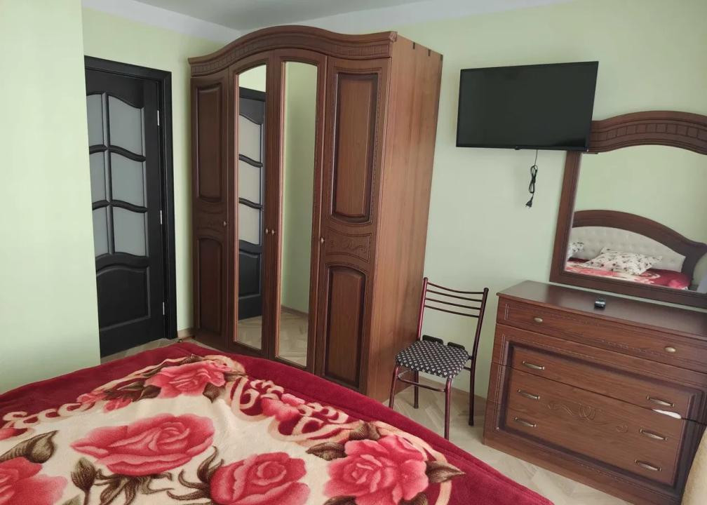 Vând apartament 2 camere, situat chiar lângă Metro Cluj și Clinica Amethyst, 60 m+33 balcoane, garaj subteran