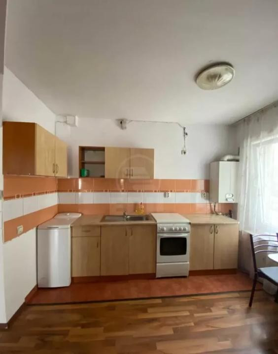 Apartament de 2 camere decomandat, 46 mp, zona Florilor
