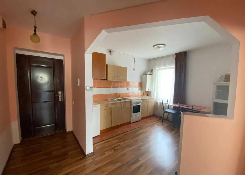 Apartament de 2 camere decomandat, 46 mp, zona Florilor