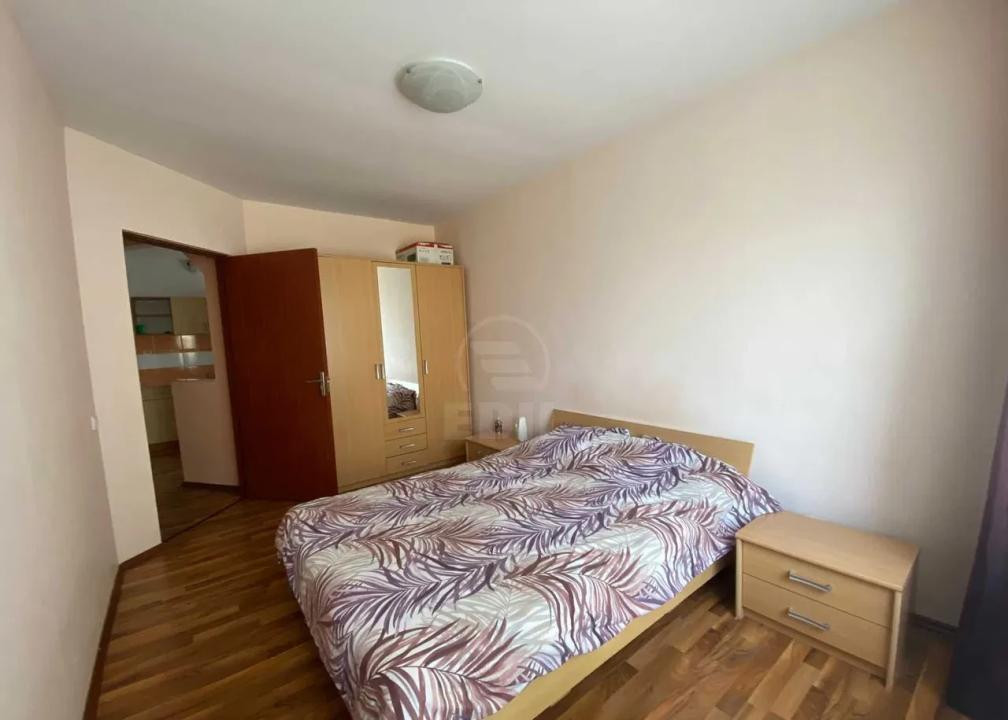 Apartament de 2 camere decomandat, 46 mp, zona Florilor