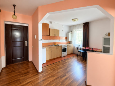 Apartament de 2 camere decomandat, 46 mp, zona Florilor