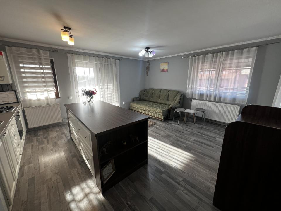 Apartament de 2 camere, 46 mp, 40 mp terasa, parcare, zona Parcului Poligon