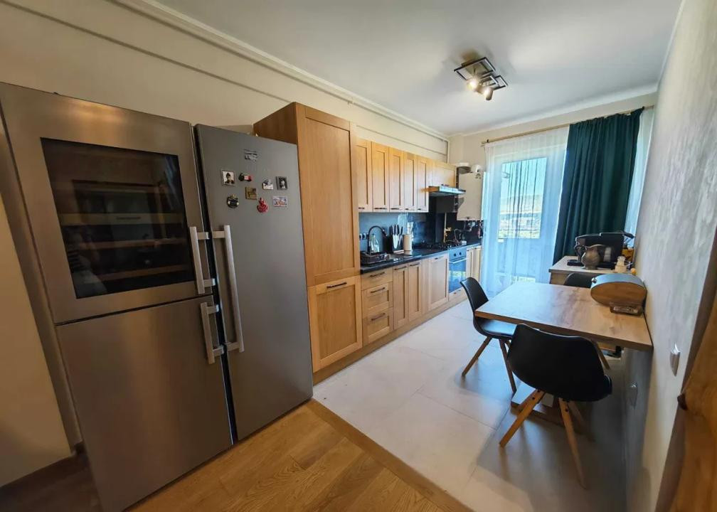 Apartament de 3 camere, 63 mp, garaj subteran, zona Sesul de sus