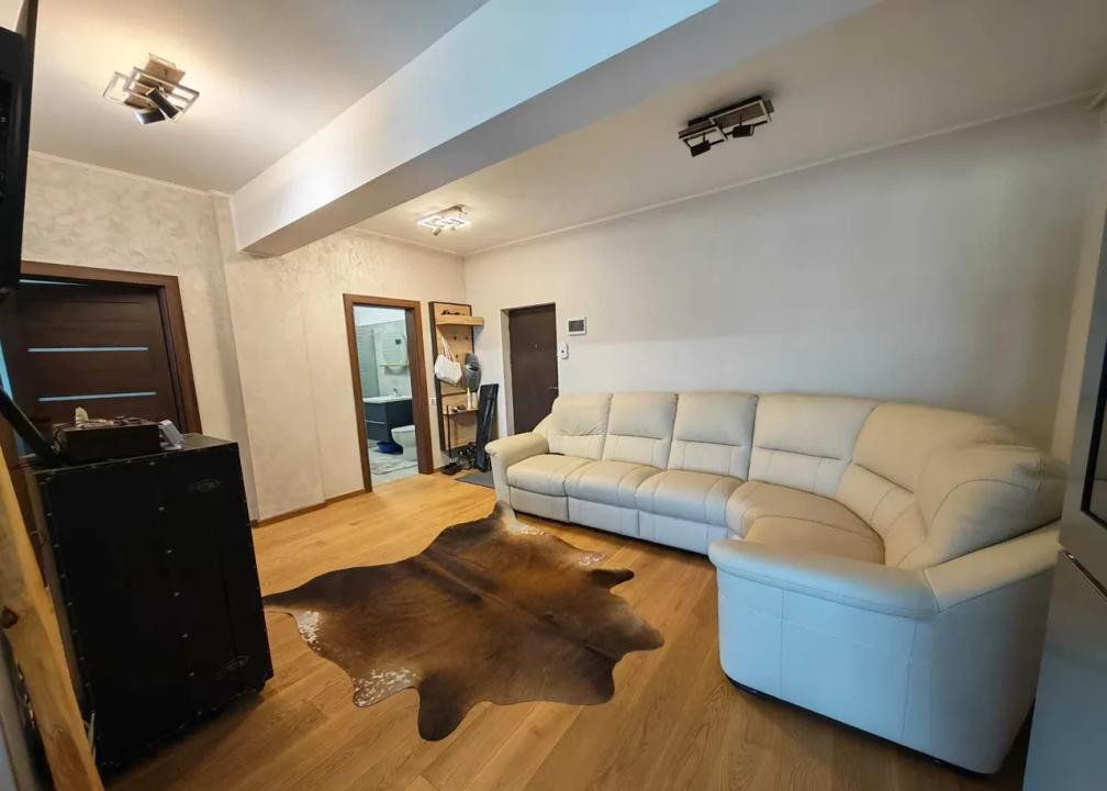 Apartament de 3 camere, 63 mp, garaj subteran, zona Sesul de sus