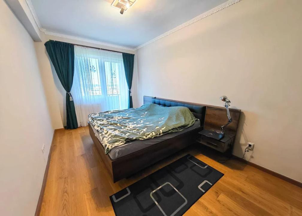 Apartament de 3 camere, 63 mp, garaj subteran, zona Sesul de sus