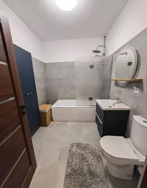 Apartament de 3 camere, 63 mp, garaj subteran, zona Sesul de sus