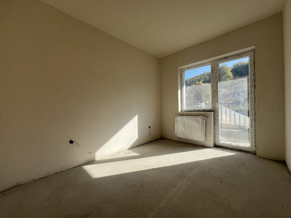 Apartament semifinisat de 3 camere, 63 mp, parcare subterana, Terra