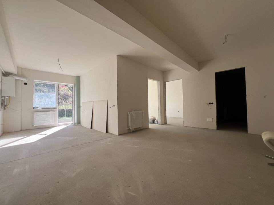 Apartament semifinisat de 3 camere, 63 mp, parcare, Terra
