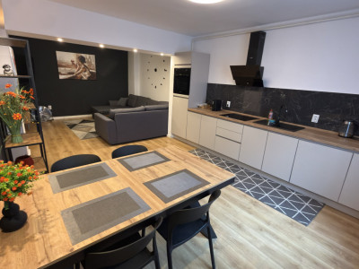 Apartament 2 Camere, Parcare, Gradina, Zona Teilor