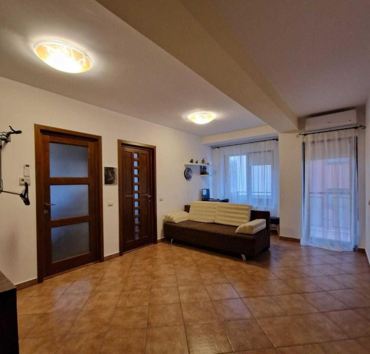 Apartament de 2 camere, 46mp, parcare, zona Stejraului