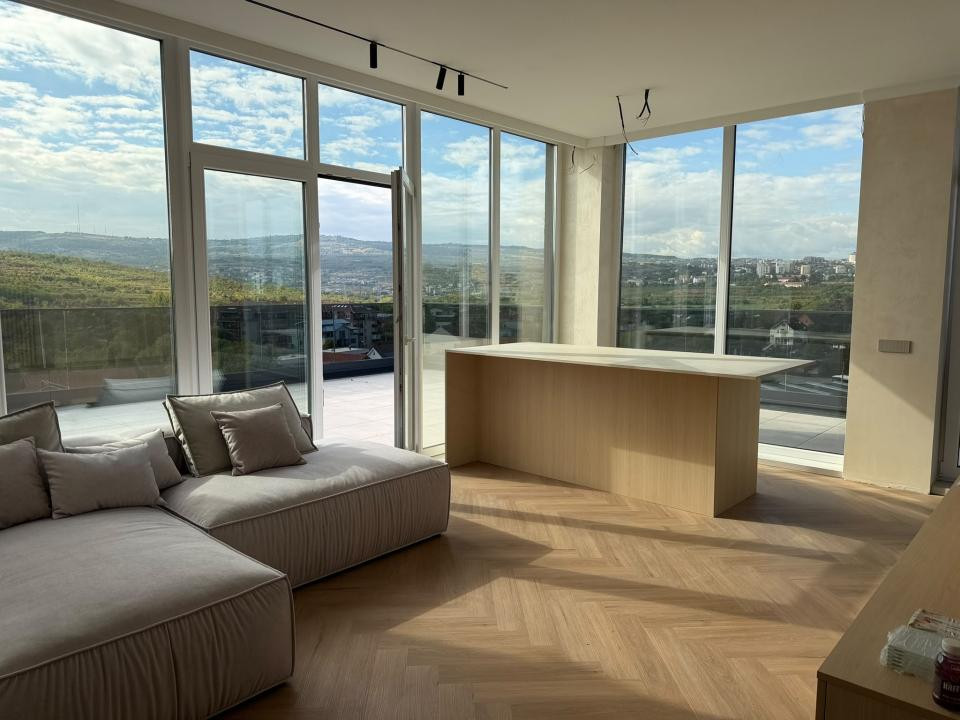 PENTHOUSE SPECTACULOS | 157 MP | ZONA SOPORULUI | LANGA PARC | 