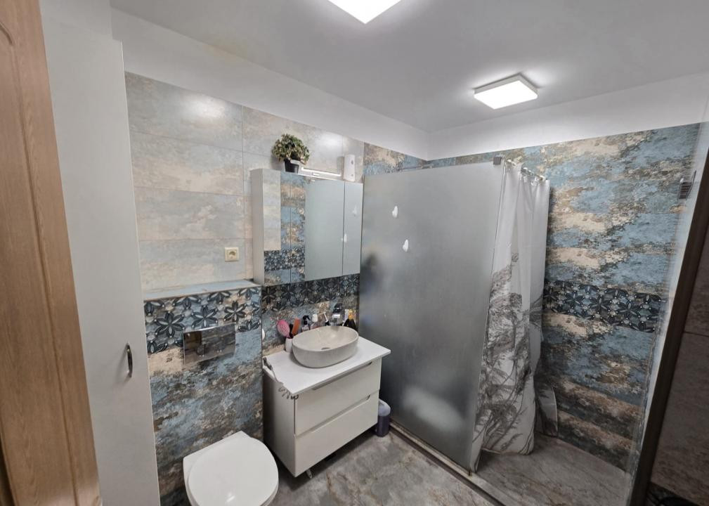 Apartament de 2 camere decomandate, 57 mp, parcare, zona Florilor