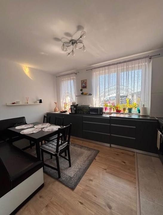Apartament de 3 camere, 60 mp, str Teilor