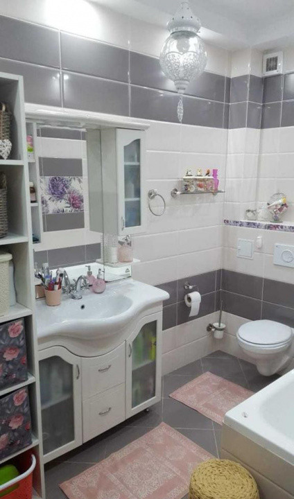 Apartament 3 Camere, 74mp, Parcare, Zona Parcului Poligon