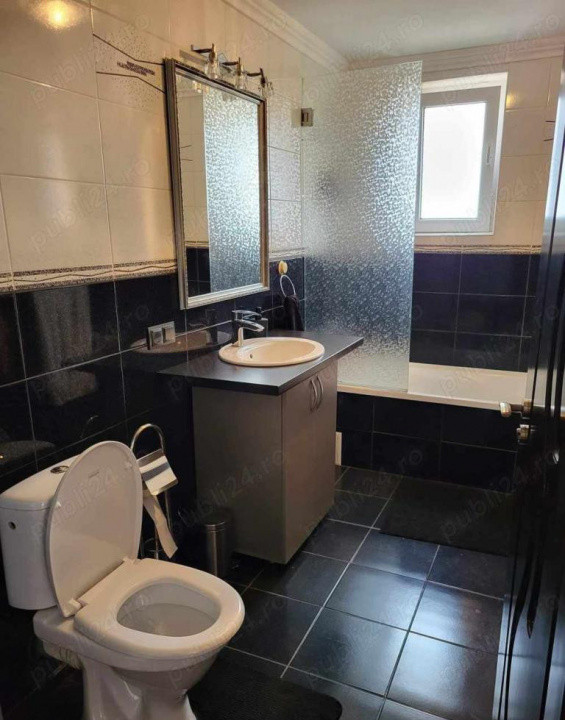 Apartament de 3 camere pe doua nivele, 79 mp, zona Eroilor