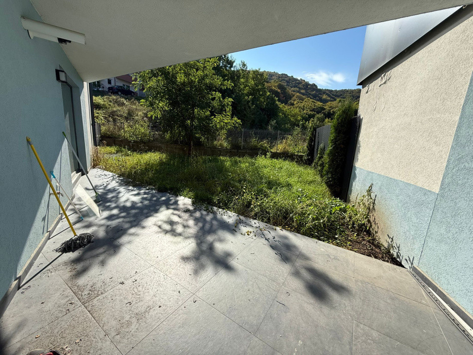 Apartament de 2 camere, 55 mp utili, 100 mp gradina, zona Cetatii