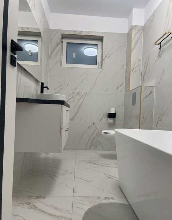 Apartament de 2 camere, 55 mp utili, 100 mp gradina, zona Cetatii