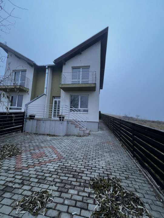 Duplex 78 mp, zona Motel Gilau