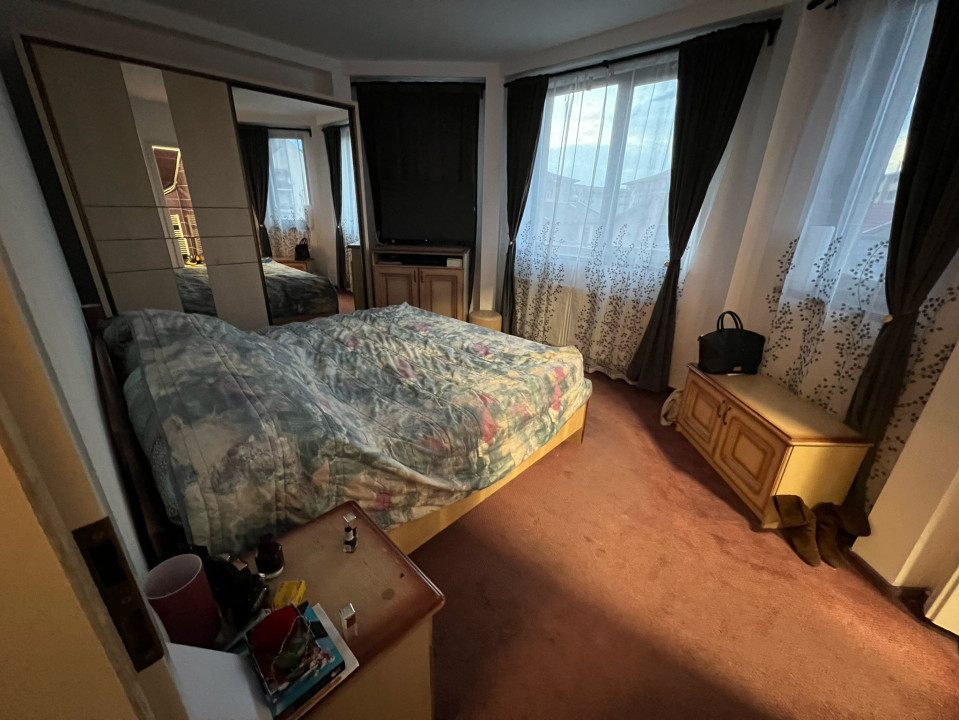 Apartament de 4 camere, 105 MP utili, 20 mp terasa, parcare zona Florilor